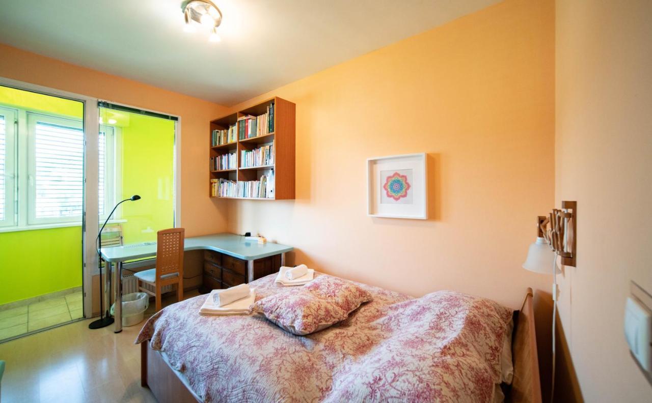 Free Parking Amphitheater Apartment - Wifi, Ac, Tv Budapest Luaran gambar