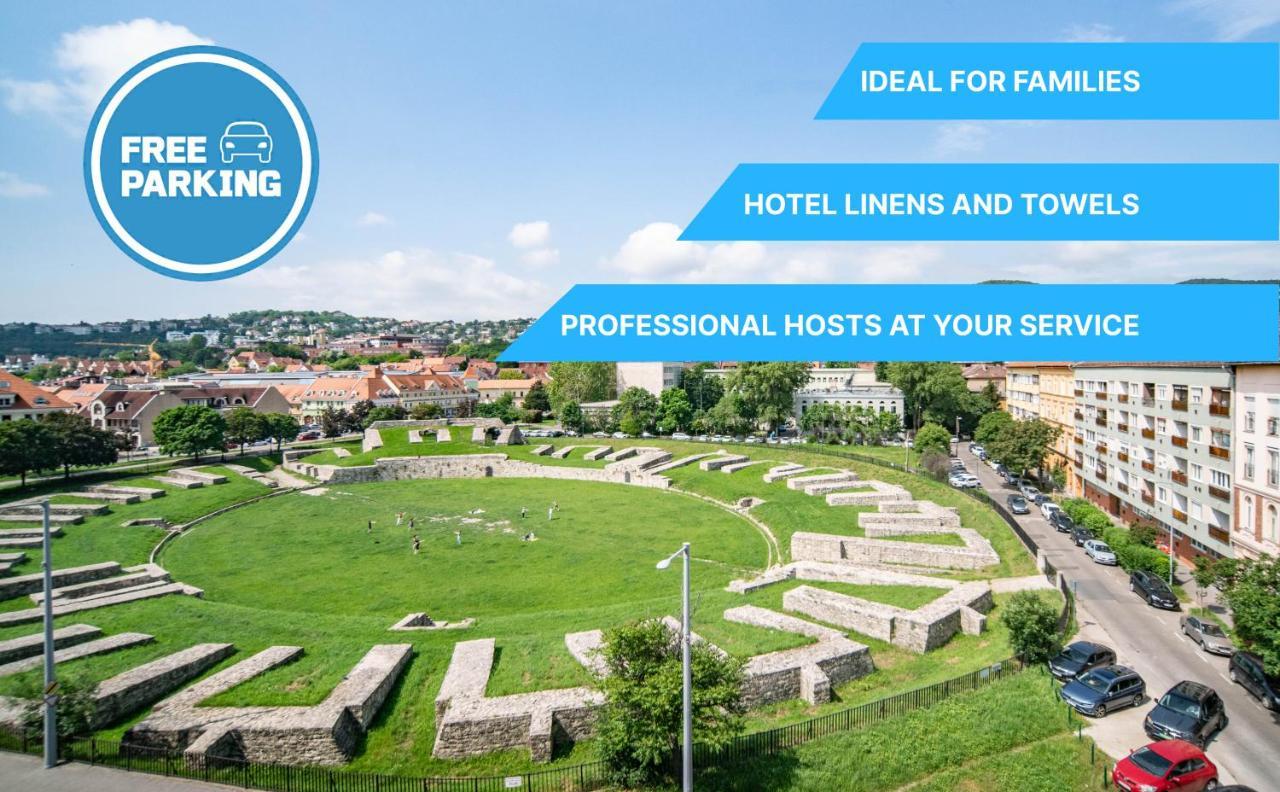 Free Parking Amphitheater Apartment - Wifi, Ac, Tv Budapest Luaran gambar